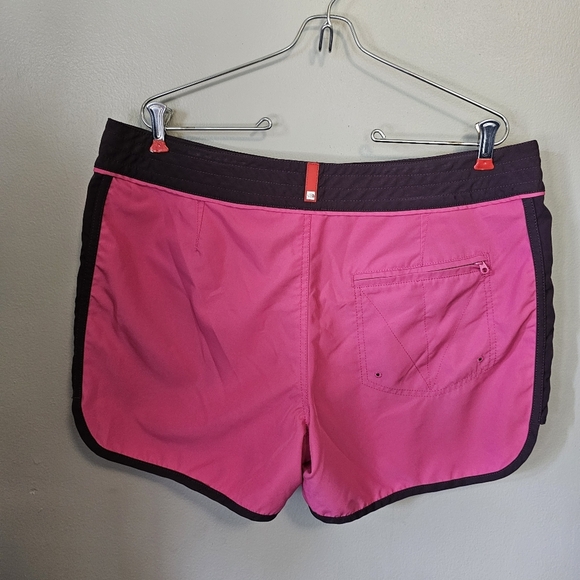 the north face pink board shorts 16 - Picture 6 of 10